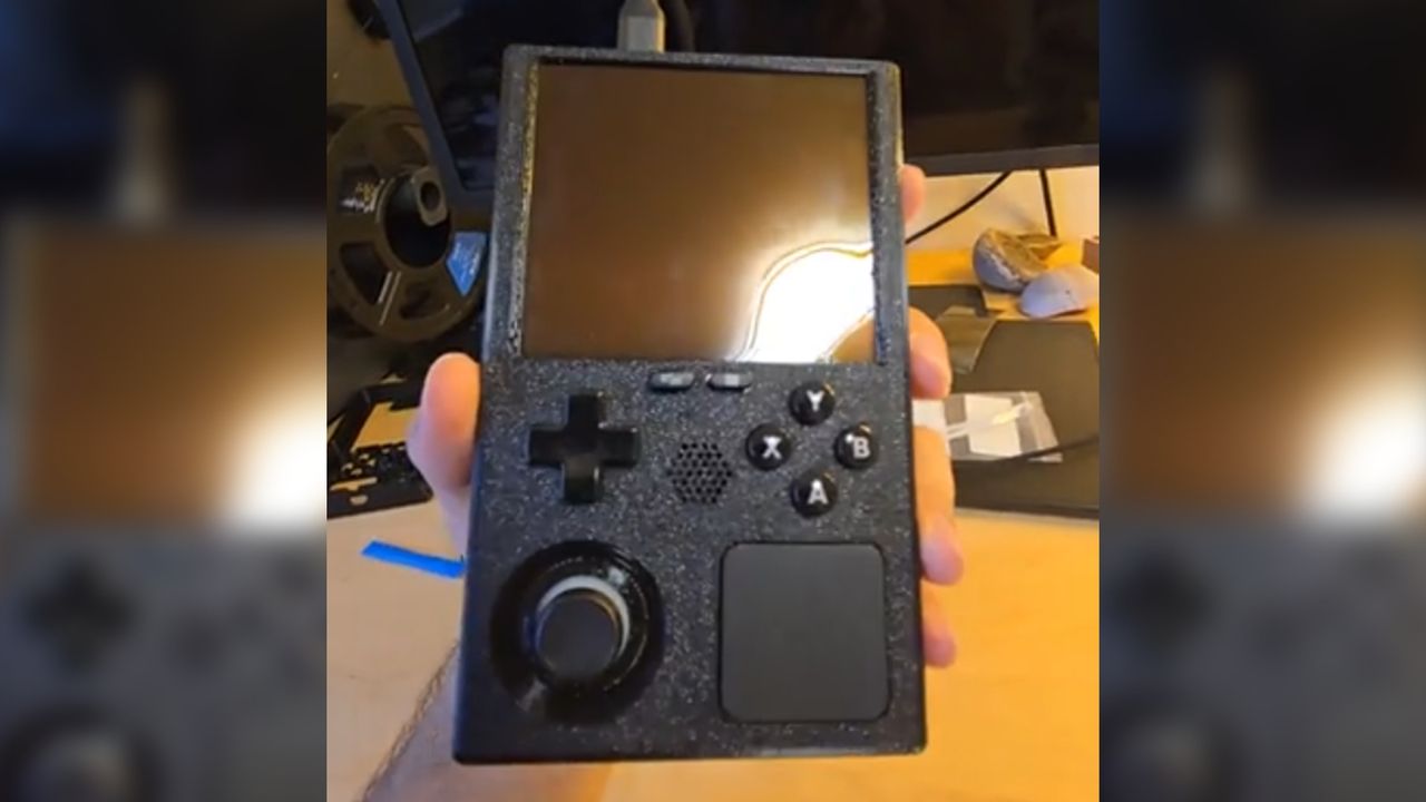 Is it a bird? Is it a plane? No, it's the Steam Boy, a Steam Deck crammed inside a Game Boy-like chassis