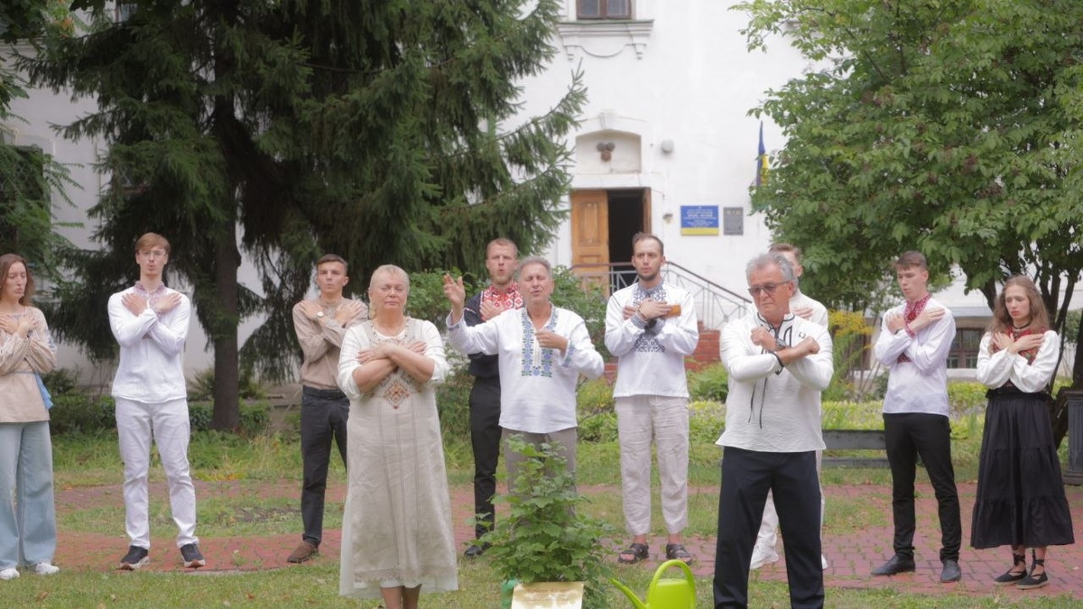 Ninth Bouquet Kyiv Stage festival opens in Ukrainian capital