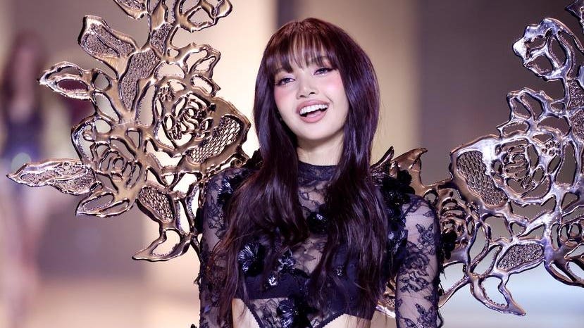 Lisa Hits One Chart For The First Time As She Proves Her Rapping Skills Again