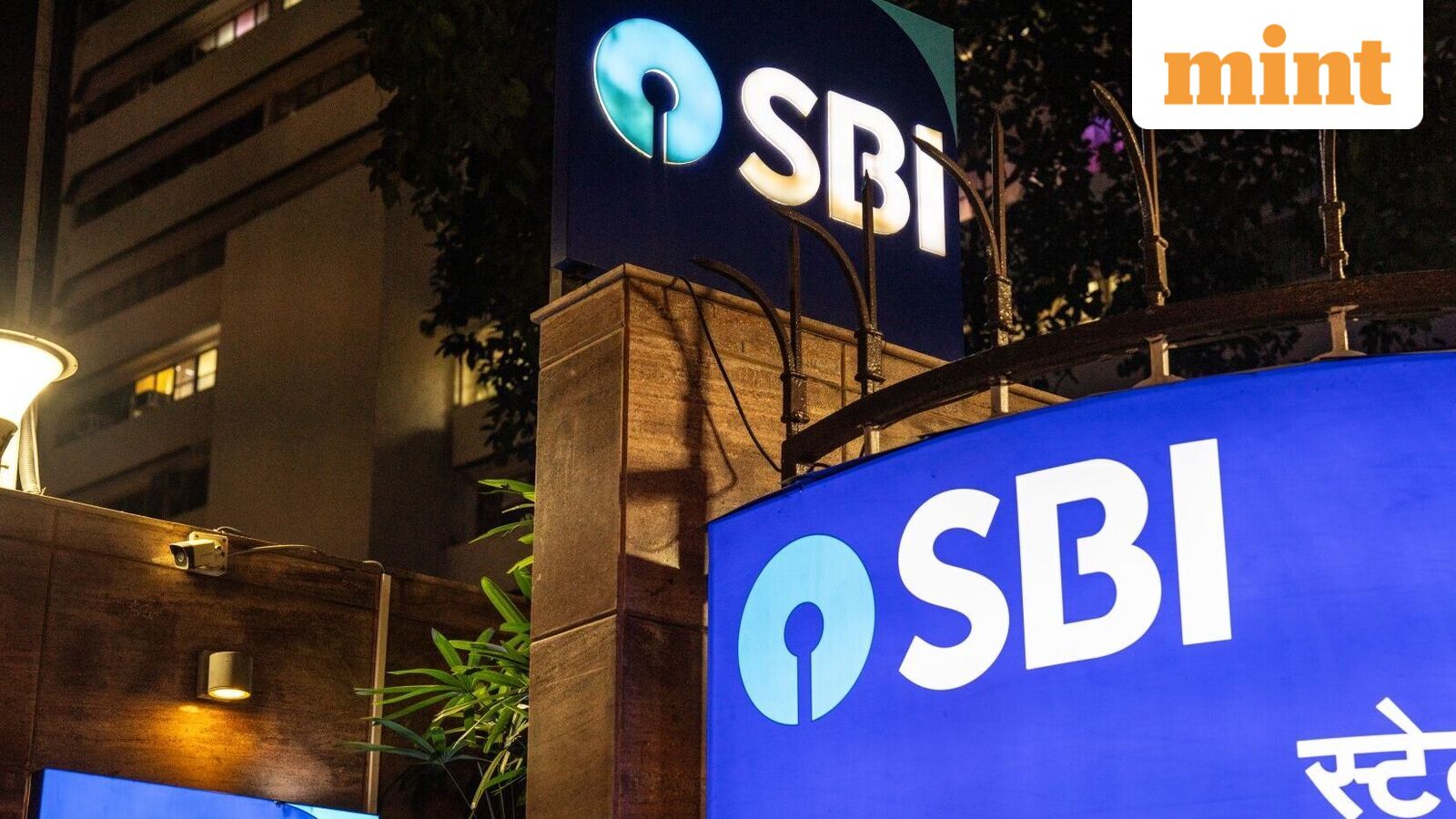 State Bank of India raises $500 million via bonds in overseas market; issue attracts $2.46 billion orders