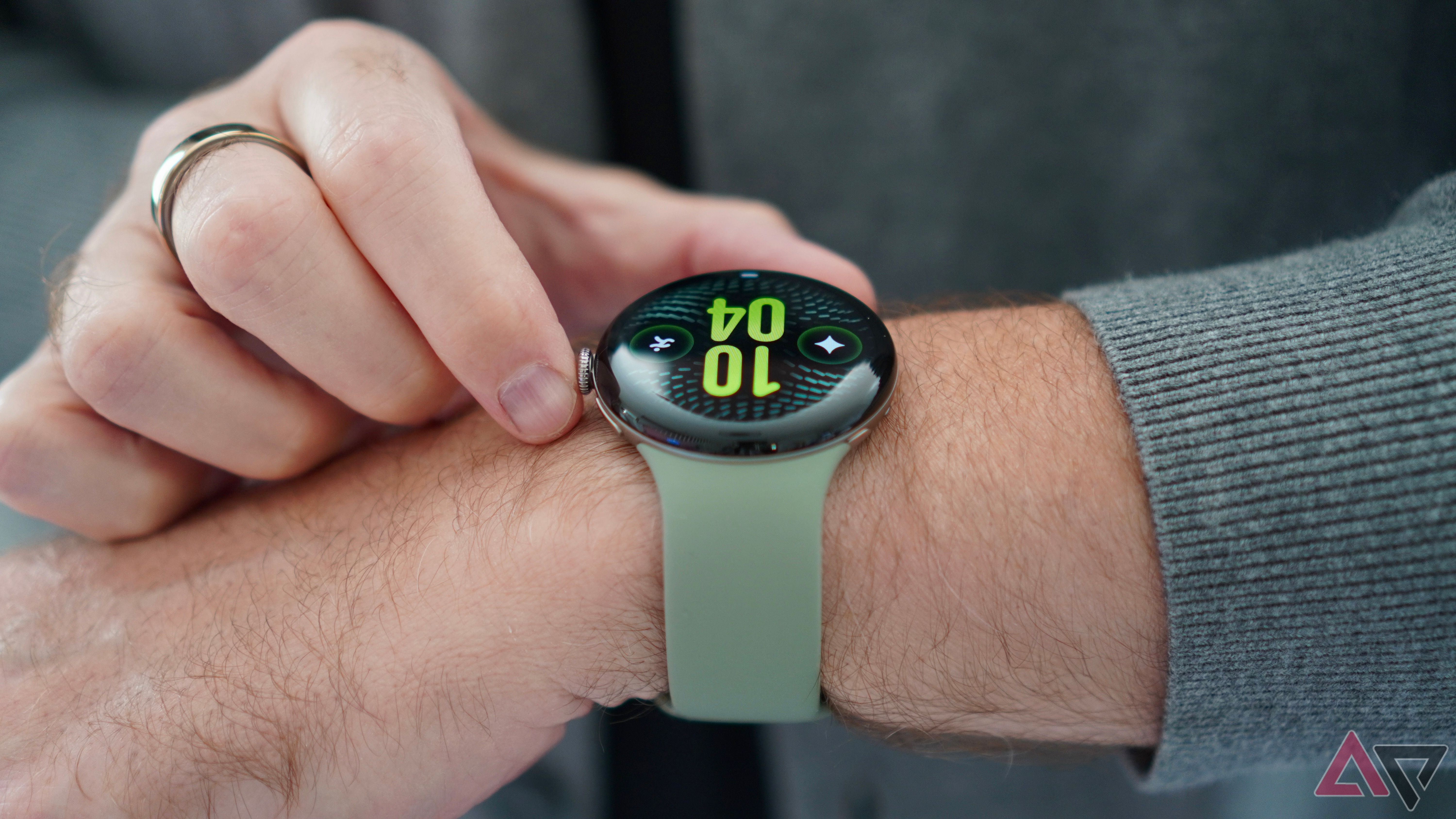 Pixel Watch 5 users report Gemini failures
