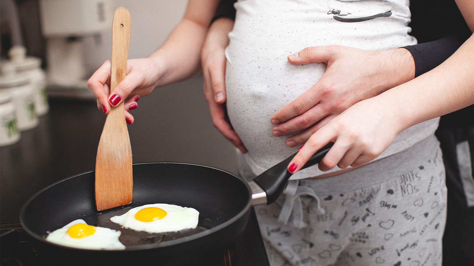Mom's Extra Egg, Peanut Intake Doesn't Reduce Baby's Allergy Risk