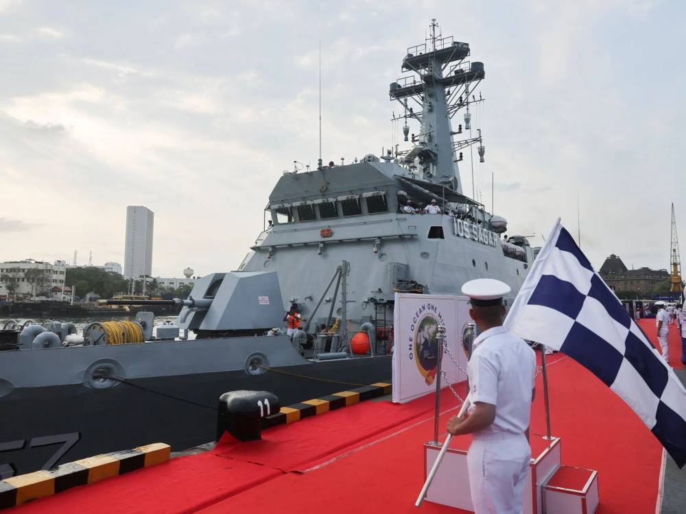 India summons Pakistani diplomat after incident in Arabian Sea