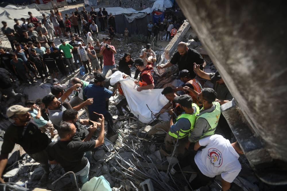 Gaza building collapse kills 20