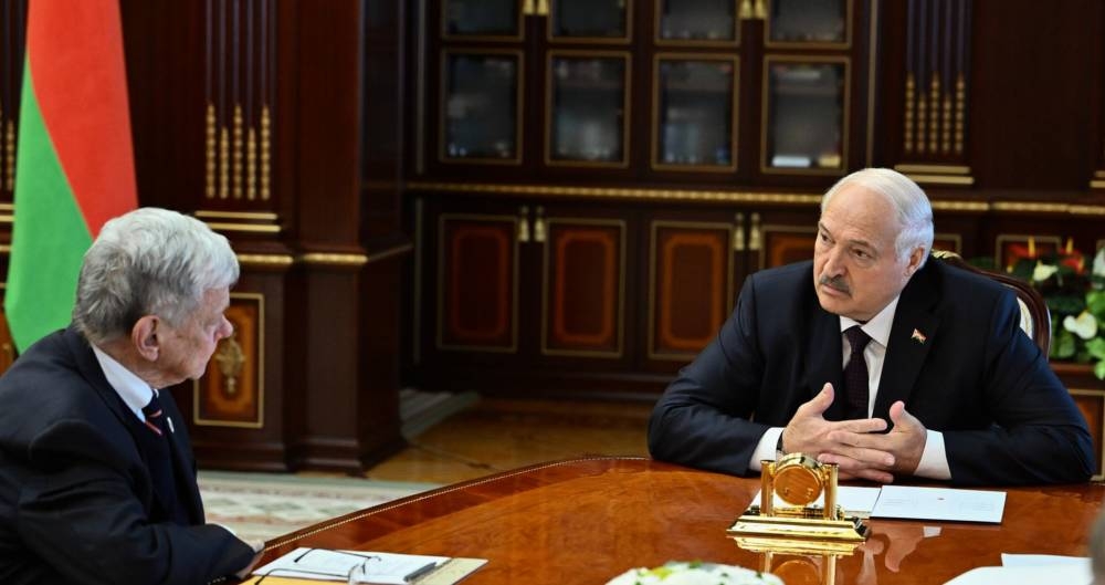 Lukashenko frees 25 prisoners as US eases sanctions on Belarus