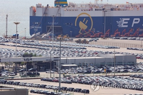 Auto exports drop 29.8 pct in Aug. on fewer working days, strikes