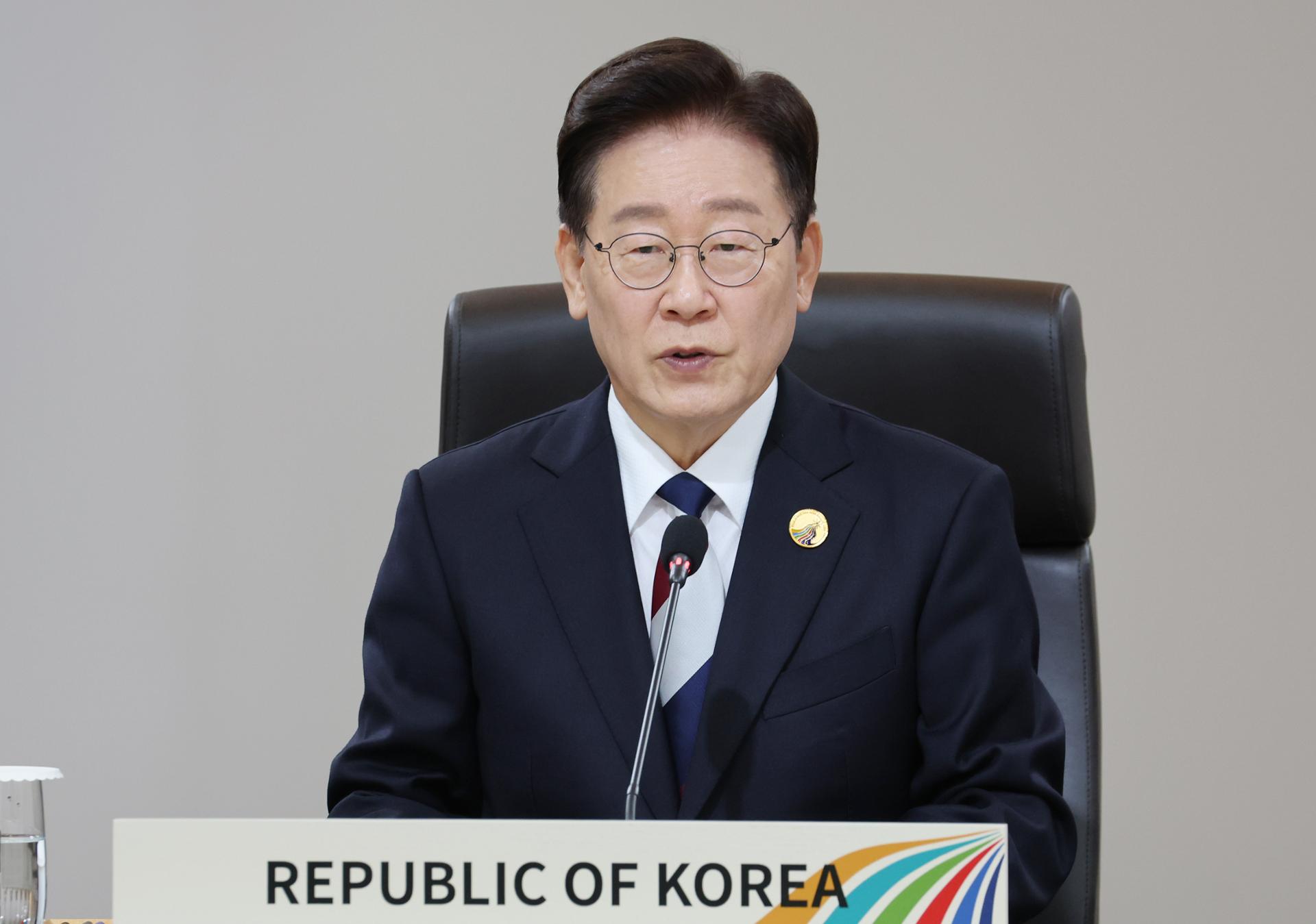 Lee vows to crack down on transnational crimes, scalping