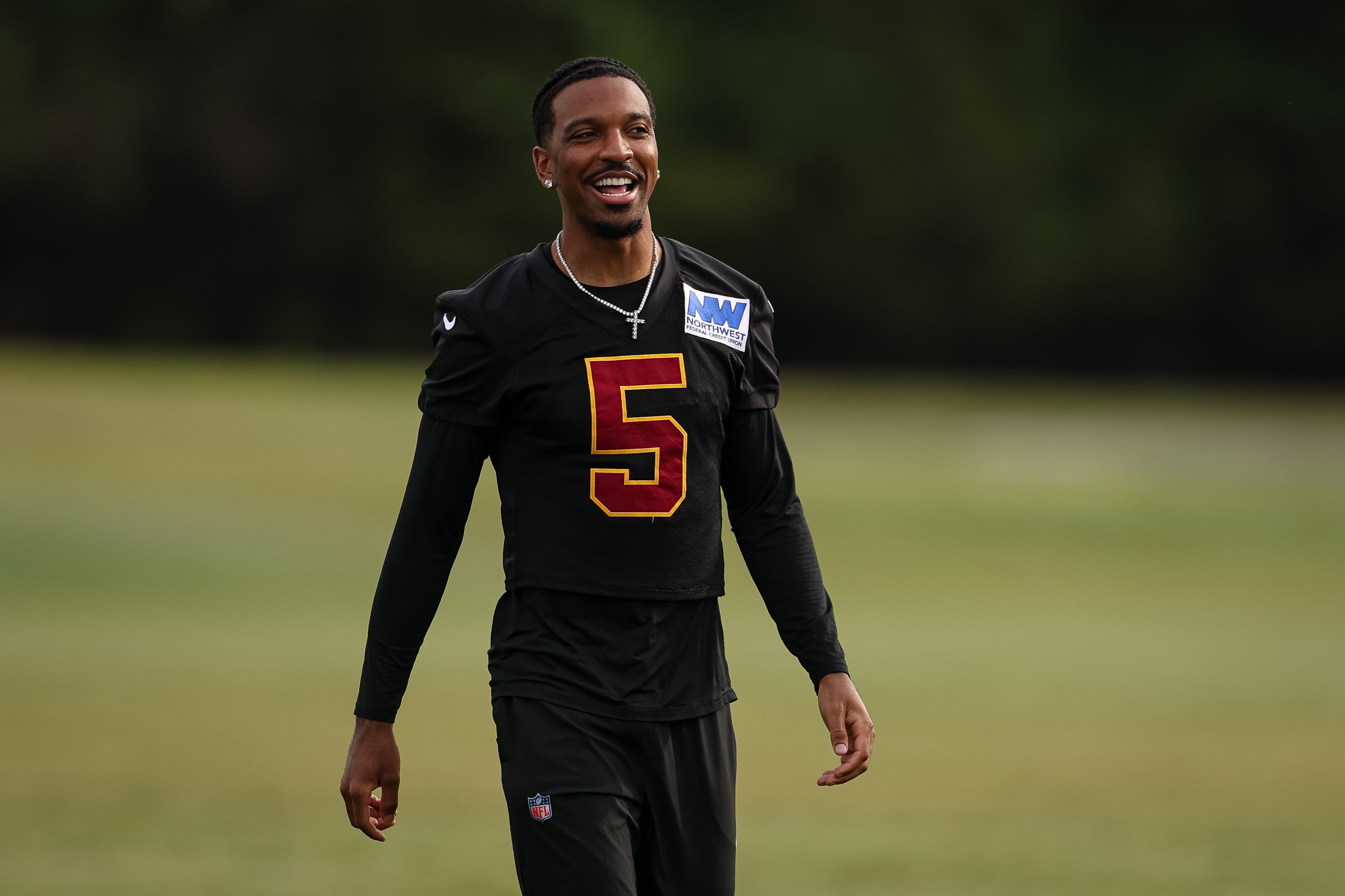 Jayden Daniels’ LSU feud over No. 5 jersey keeps getting more bizarre