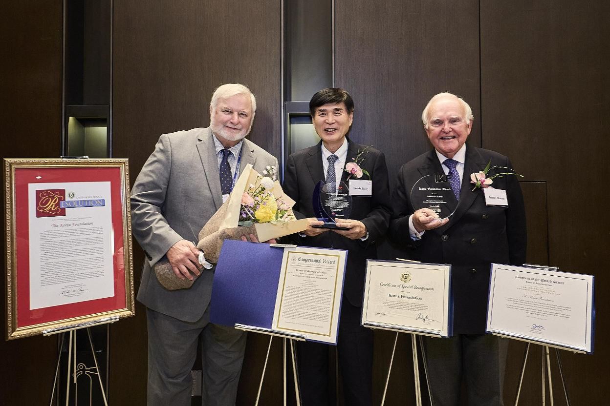 Korea Foundation honors US Peace Corps vets for decades of grassroots diplomacy