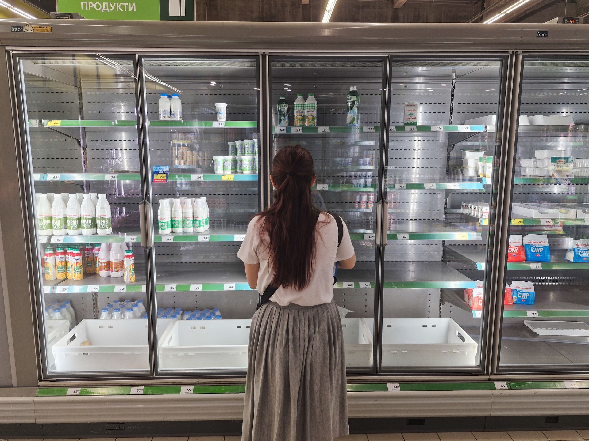 Russian strikes leave Kyiv supermarkets with empty shelves