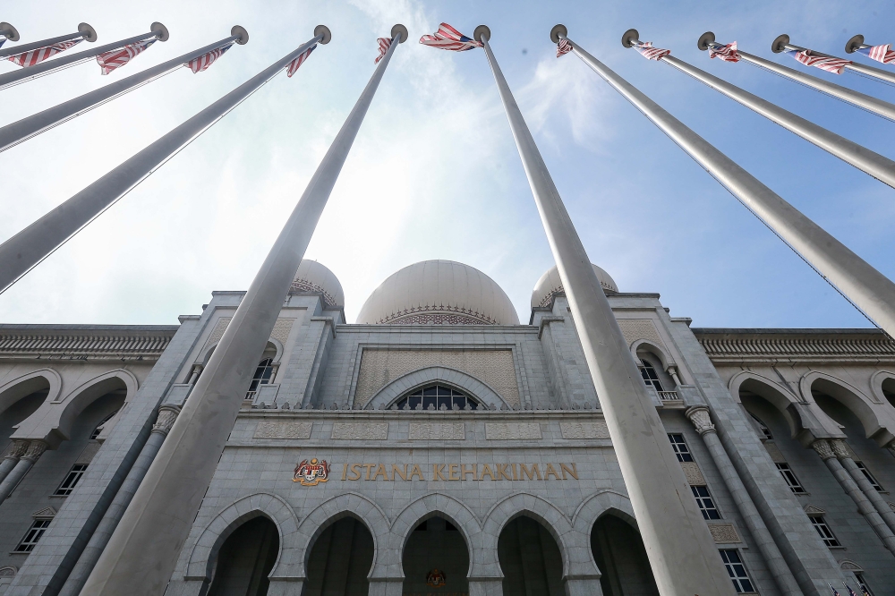 Court of Appeal stays Rosmah’s additional evidence hearing pending Federal Court appeal