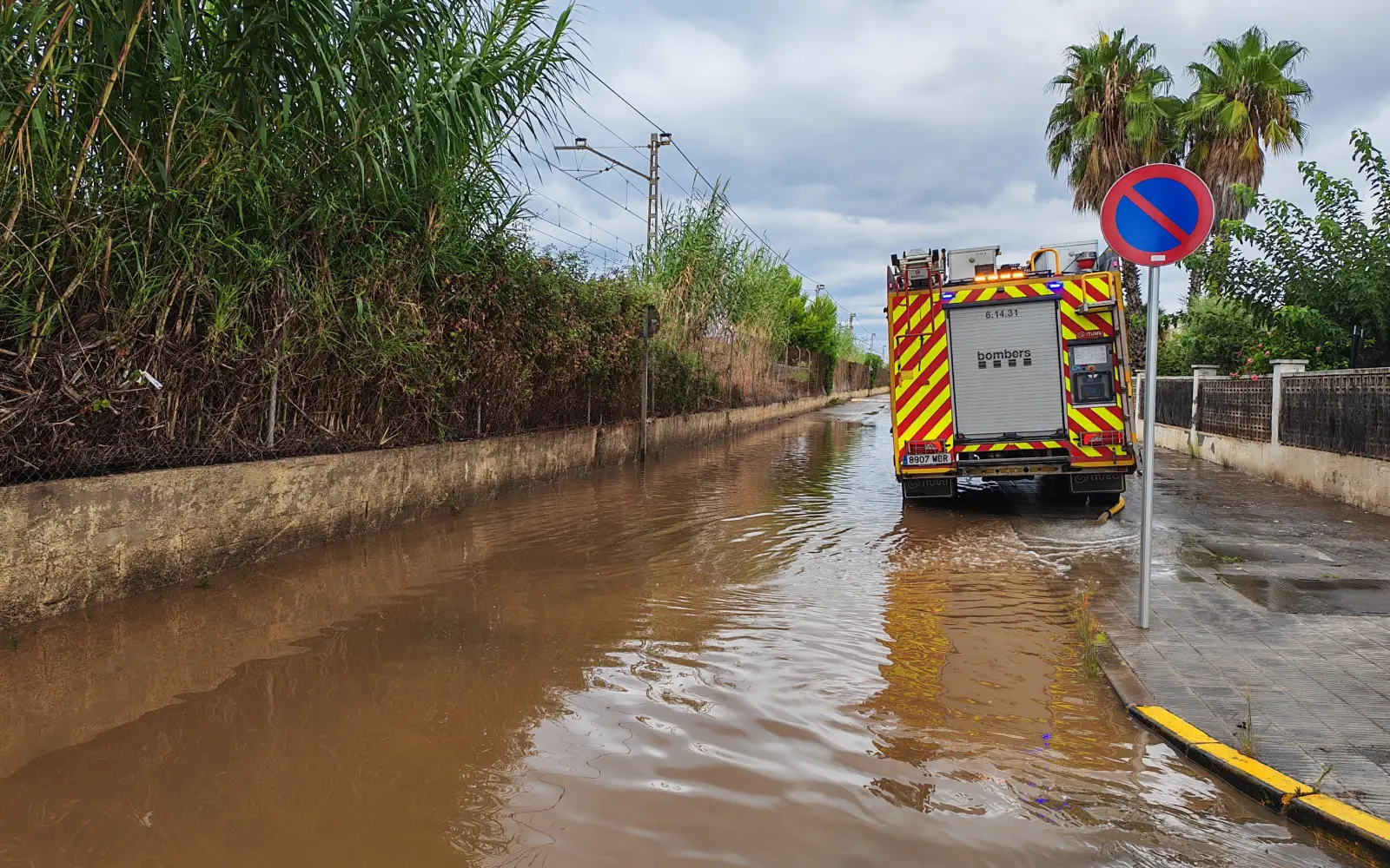 Heavy rain lashes Spain, killing man