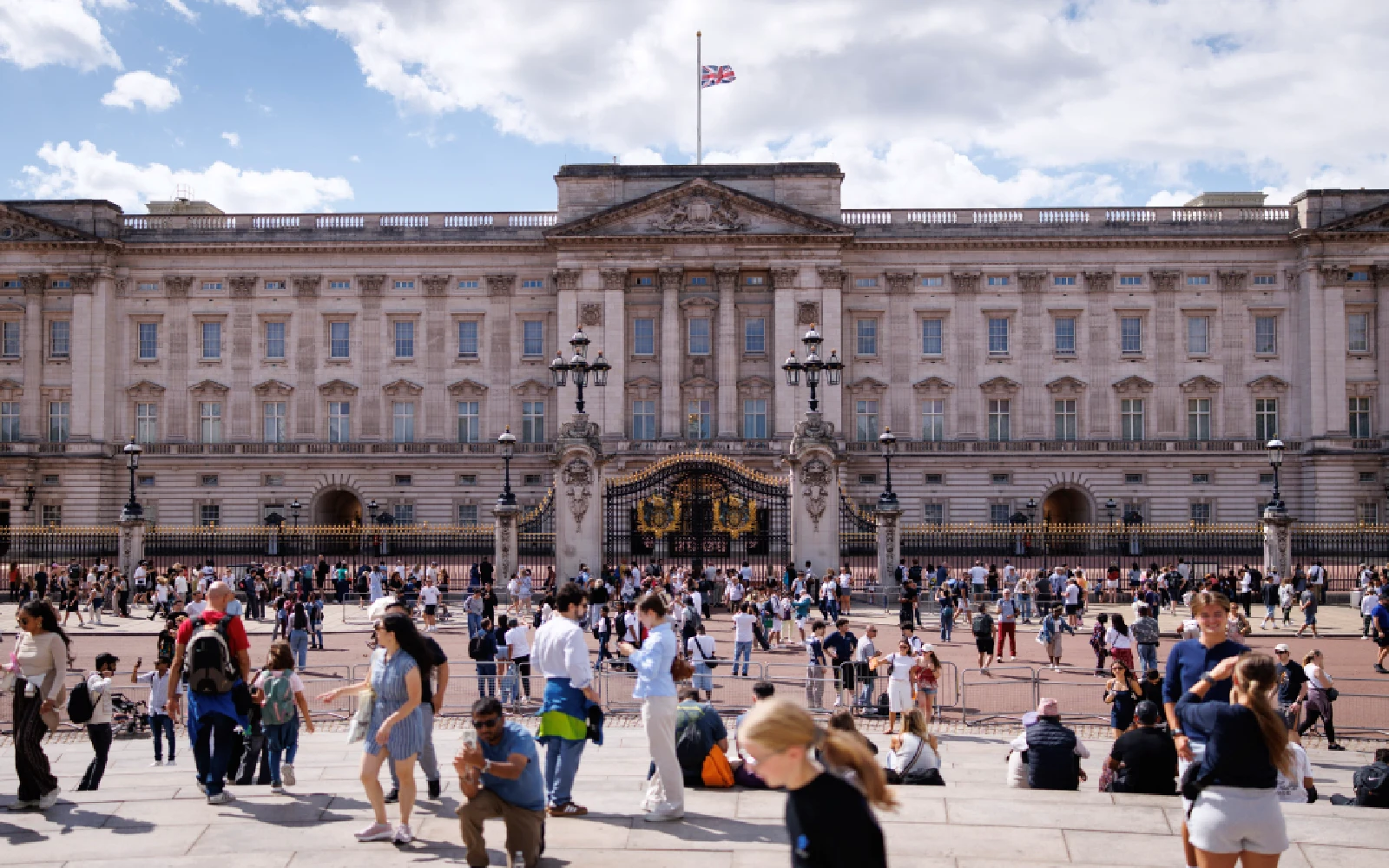 Buckingham Palace hits back at claims in Princess Diana book