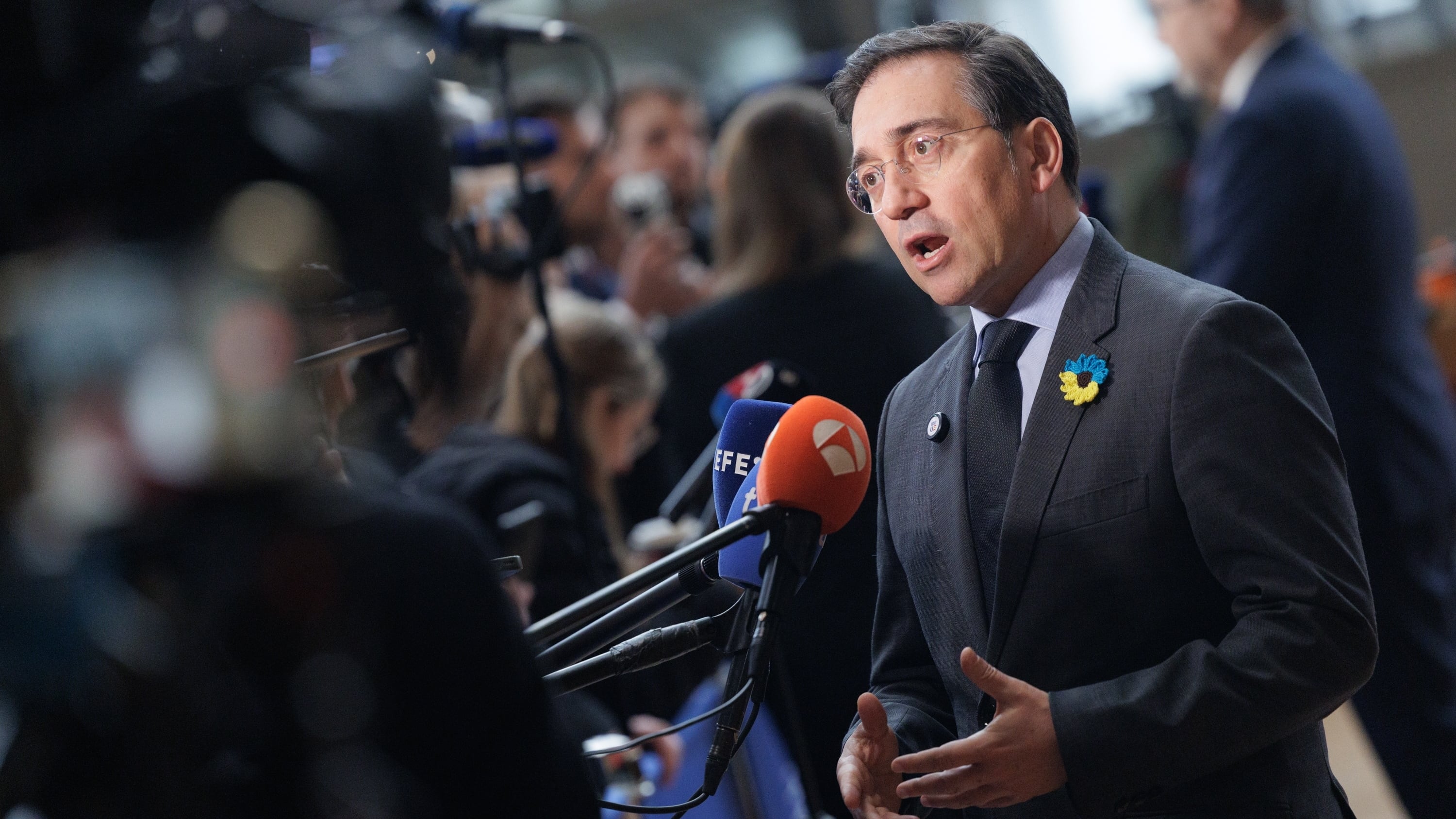 Albares demands European partners' solidarity with Ceuta and lashes out at Meloni