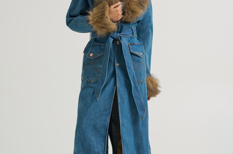 Lainey Wilson’s New Collection With Wrangler Delivers Rodeo-Inspired ’70s Western Fall Looks