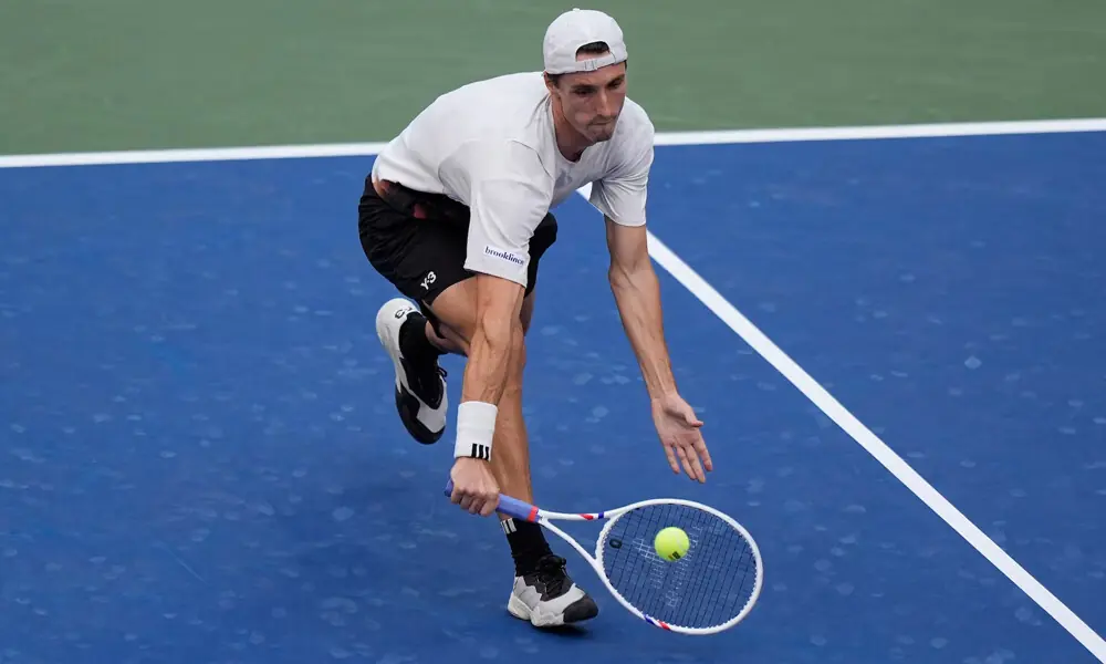 Former doubles world number one Salisbury retires