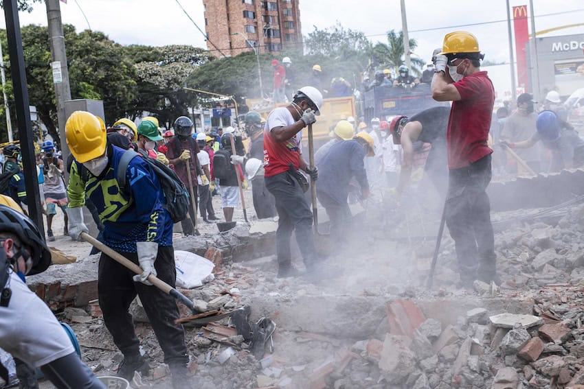 Mexico’s military rescue brigade never entered Colombia, having been barred: Thursday’s mañanera recapped