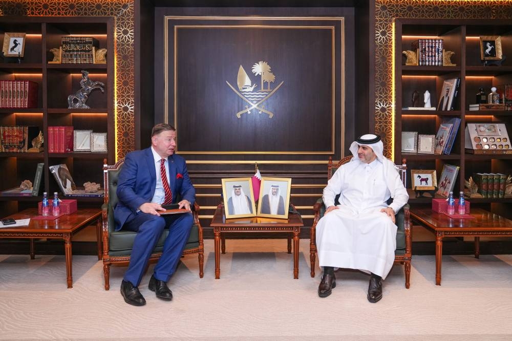 QCB governor meets with Ambassador of Ukraine to Qatar
