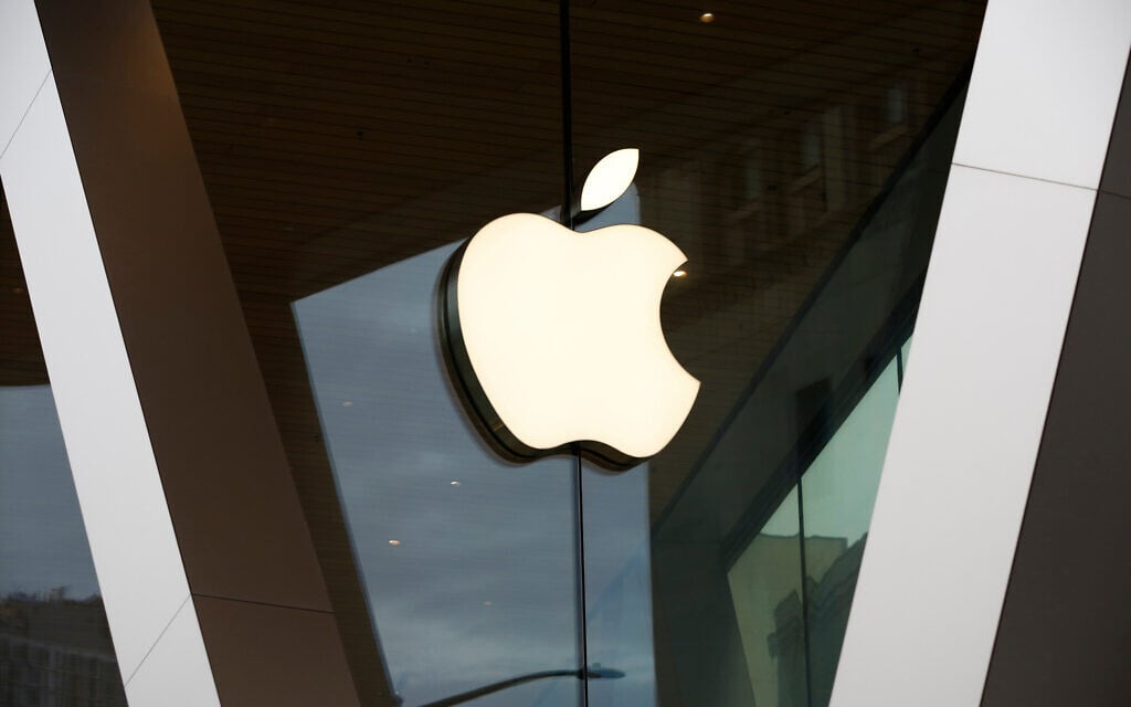 Apple to pay $150,000 to settle lawsuit after firing Shabbat observant employee
