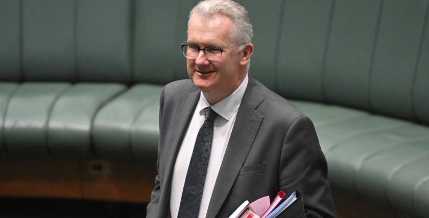 Labor plans crackdown on visa overstayers