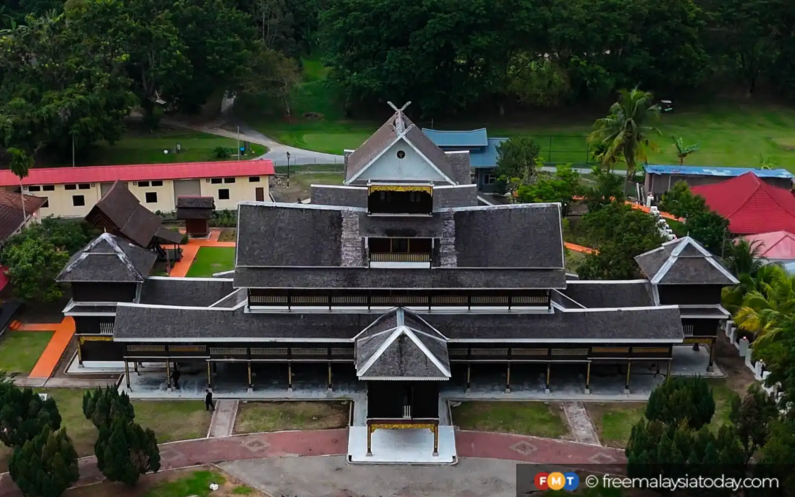 Pengkhianatan tertinggi penderhaka: Rampasan kuasa terancang terhadap takhta