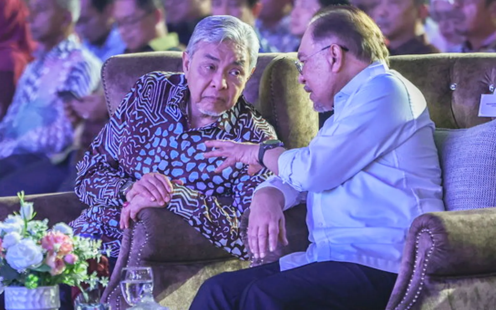 Let constitution resolve the Anwar-Zahid political ambiguity