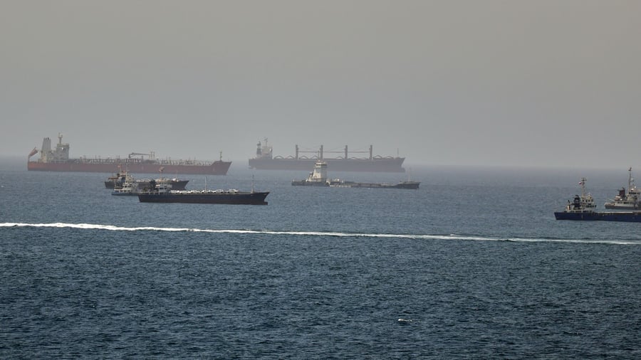 Fact Strait of Hormuz blockaded: Two ships of the Emirates attacked in the Strait of Hormuz