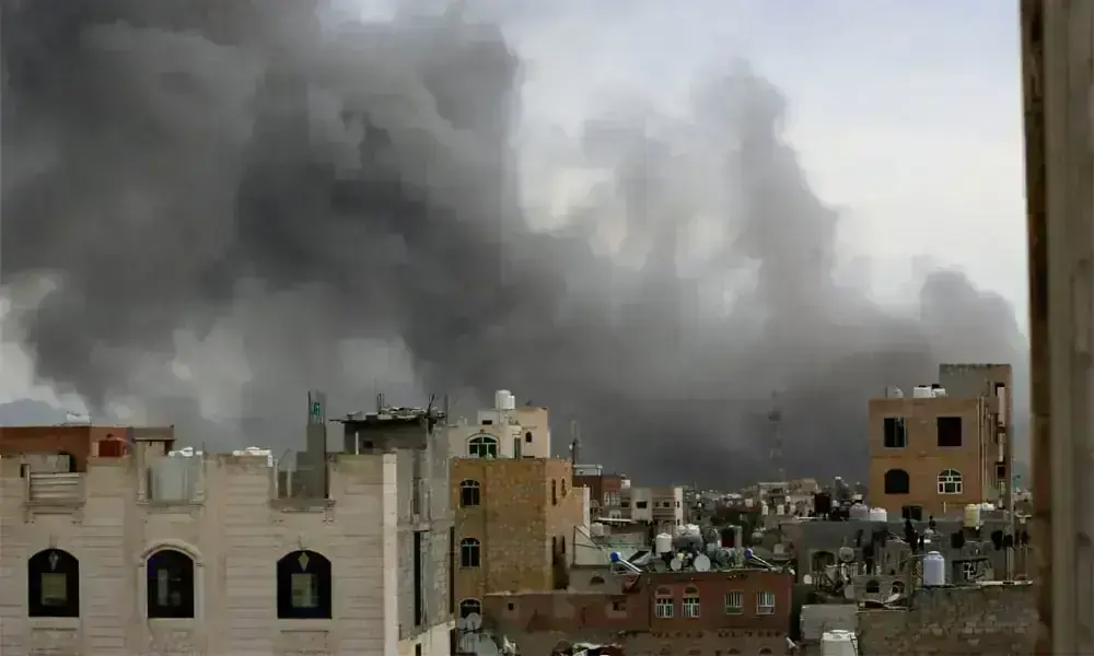 Scores killed as Houthis, Saudi Arabia trade attacks