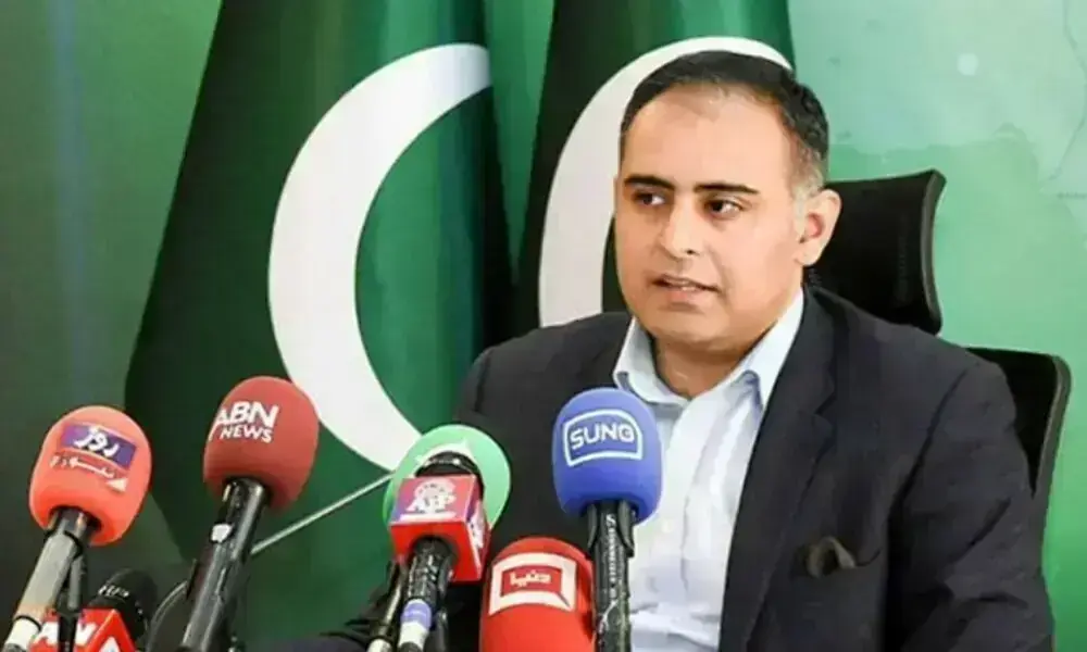 Kayani for fed-provincial alignment, local devolution