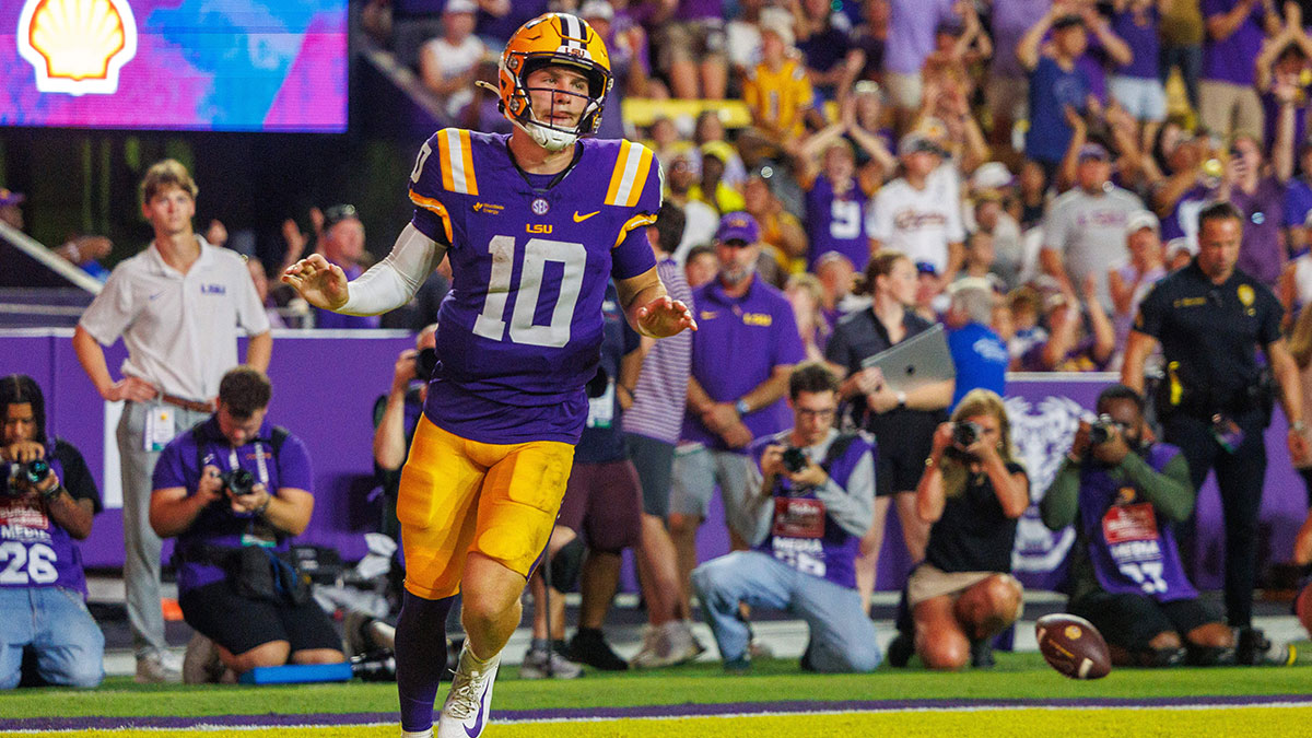 LSU football news: Insider isn't buying Lane Kiffin's 'chicanery' with Sam Leavitt injury report