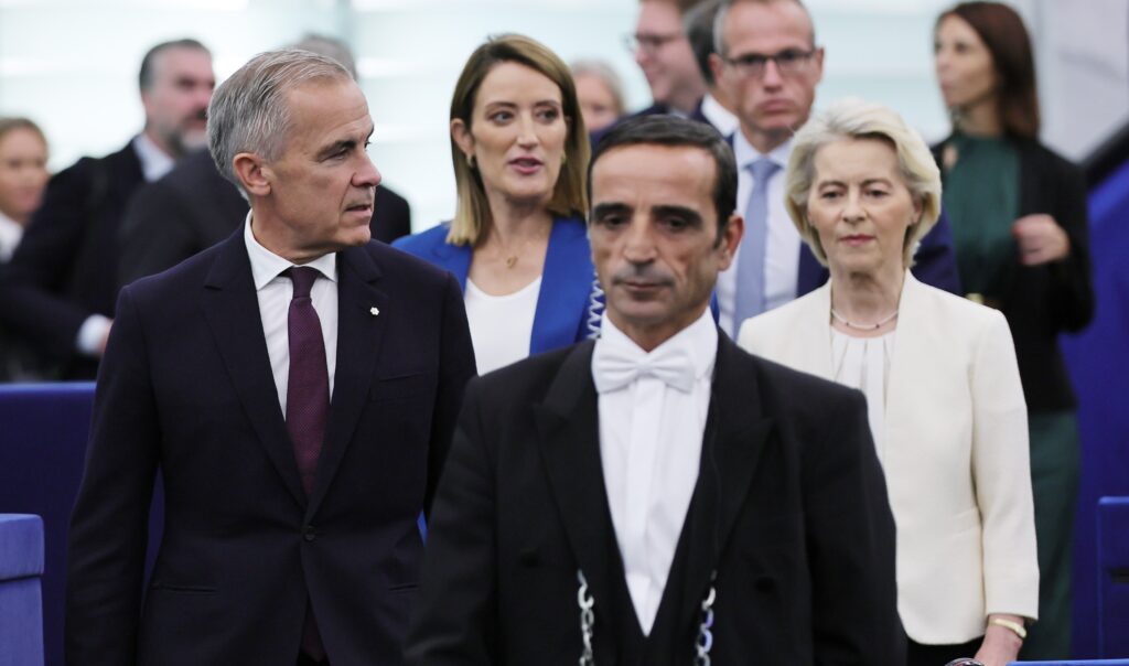 Centrist dads Carney and Burnham get ready to take on Trump