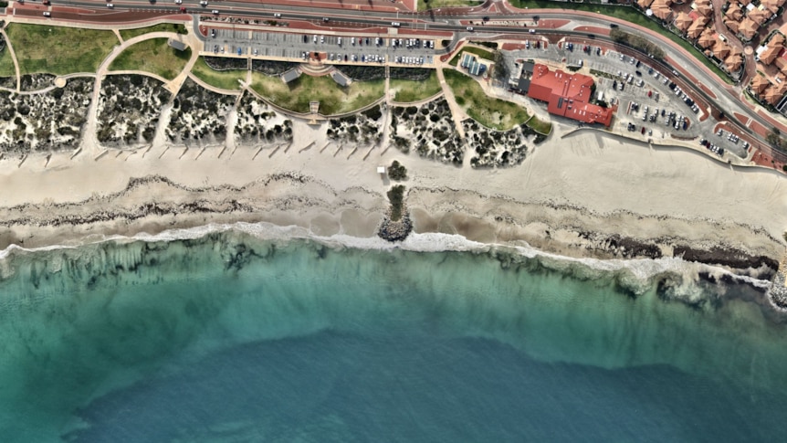 Breaking: Suspected shark attack at Sorrento beach in Perth's north