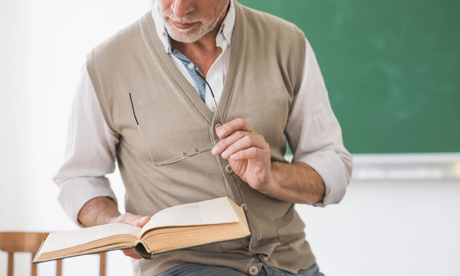 Chinese woman's search for American tutor rallies hundreds of his former students