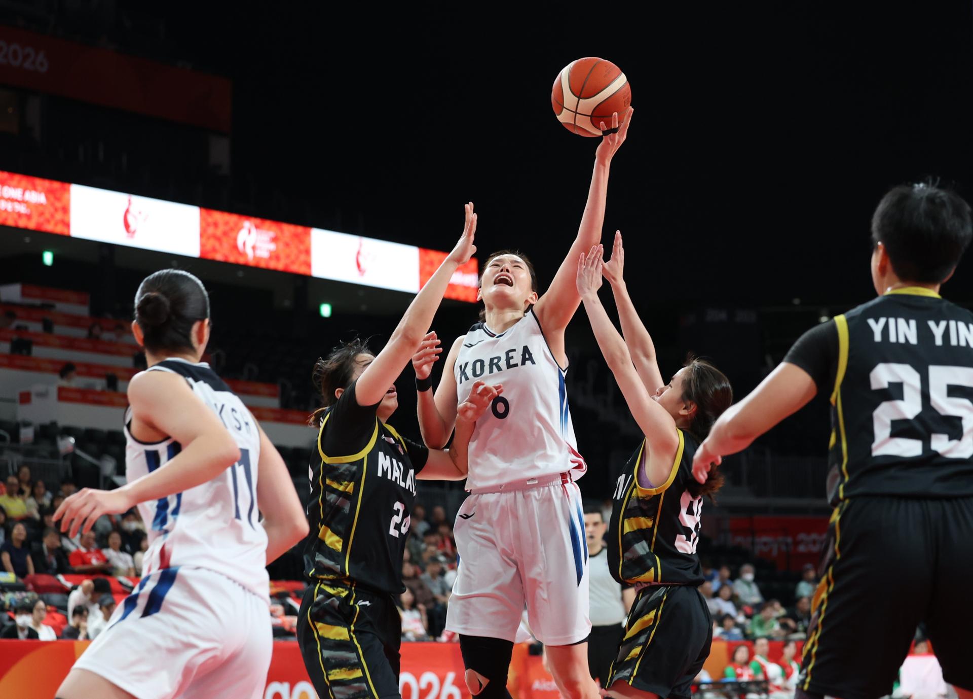 Veteran basketball forward says team overcame challenges in opening victory