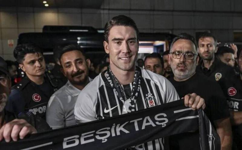 Juventus forward Vlahovic signs three-year Besiktas deal