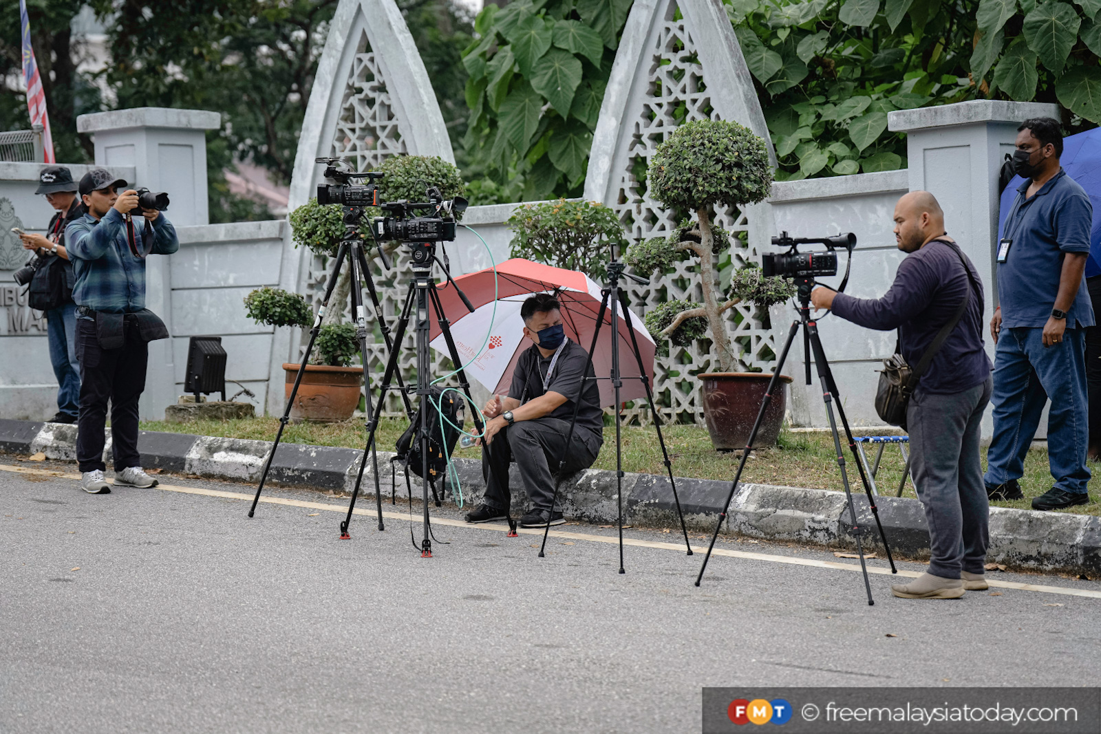 Penjara Kajang jadi tumpuan media susulan pengampunan bersyarat Najib