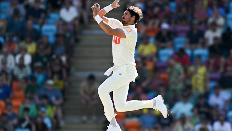 Australia v Bangladesh LIVE: Smith admits he was out, as Starc and Cummins chase early wickets