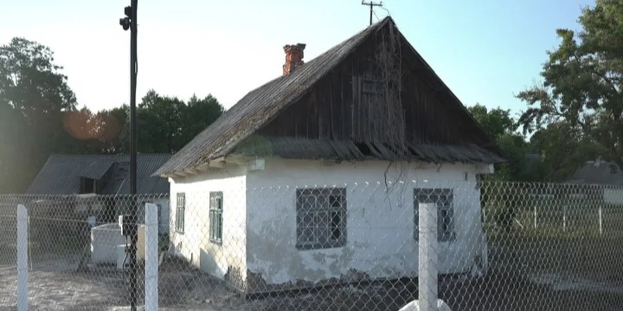 Couple restores century-old farmhouse tied to family roots