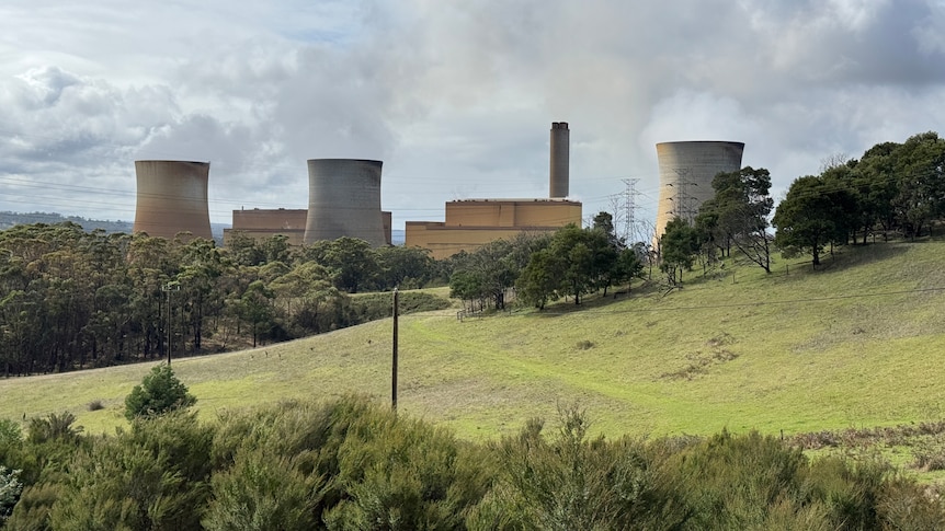 Victorian Coalition says it would not accelerate end of coal power