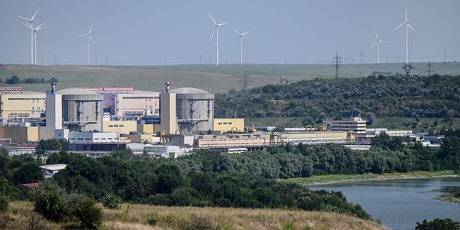 Romania urges households and businesses to save electricity after its only nuclear power plant shuts down over low Danube water levels