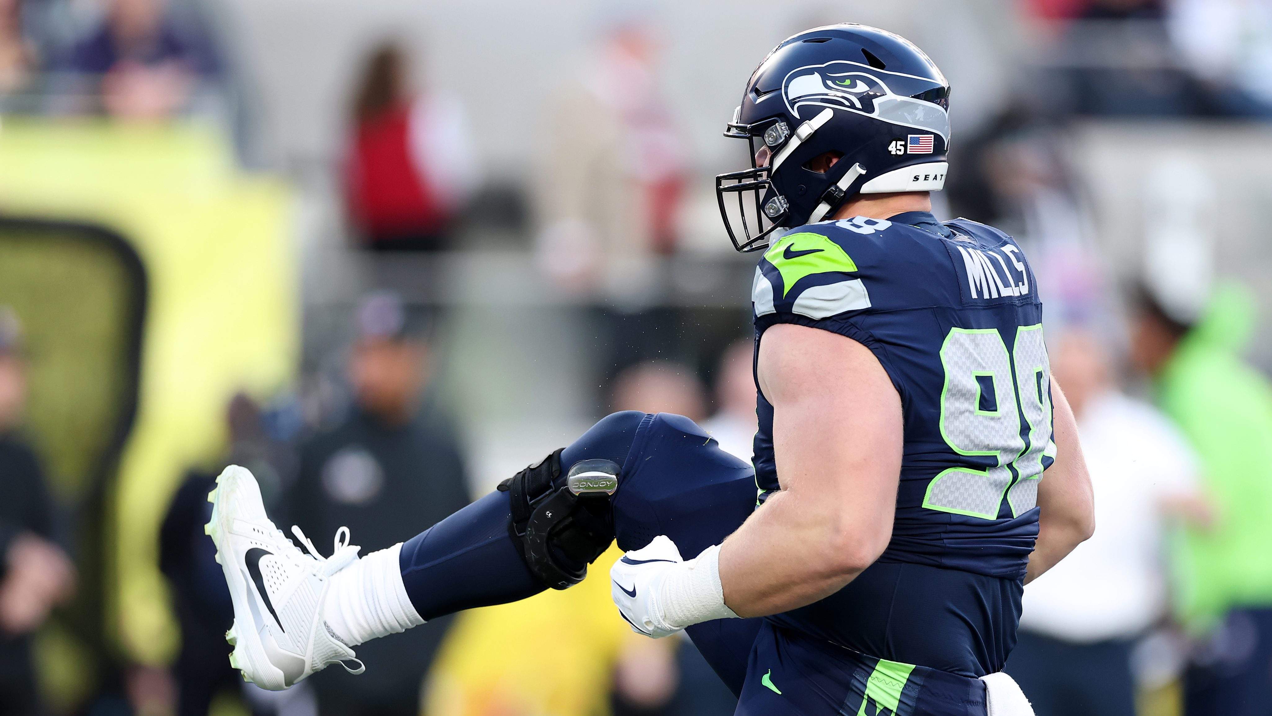 Seahawks’ Young DL Tabbed for Breakout After Strong Training Camp