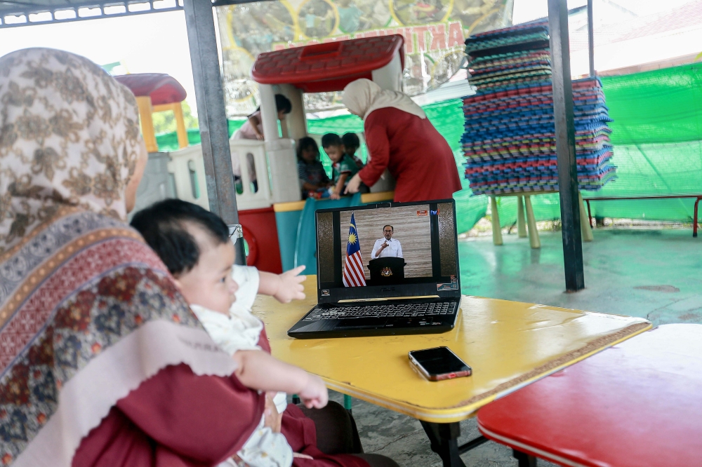 It’s up to you, parents: Sarawak minister says won’t shut kindergarten, childcare centres even if API is over 200