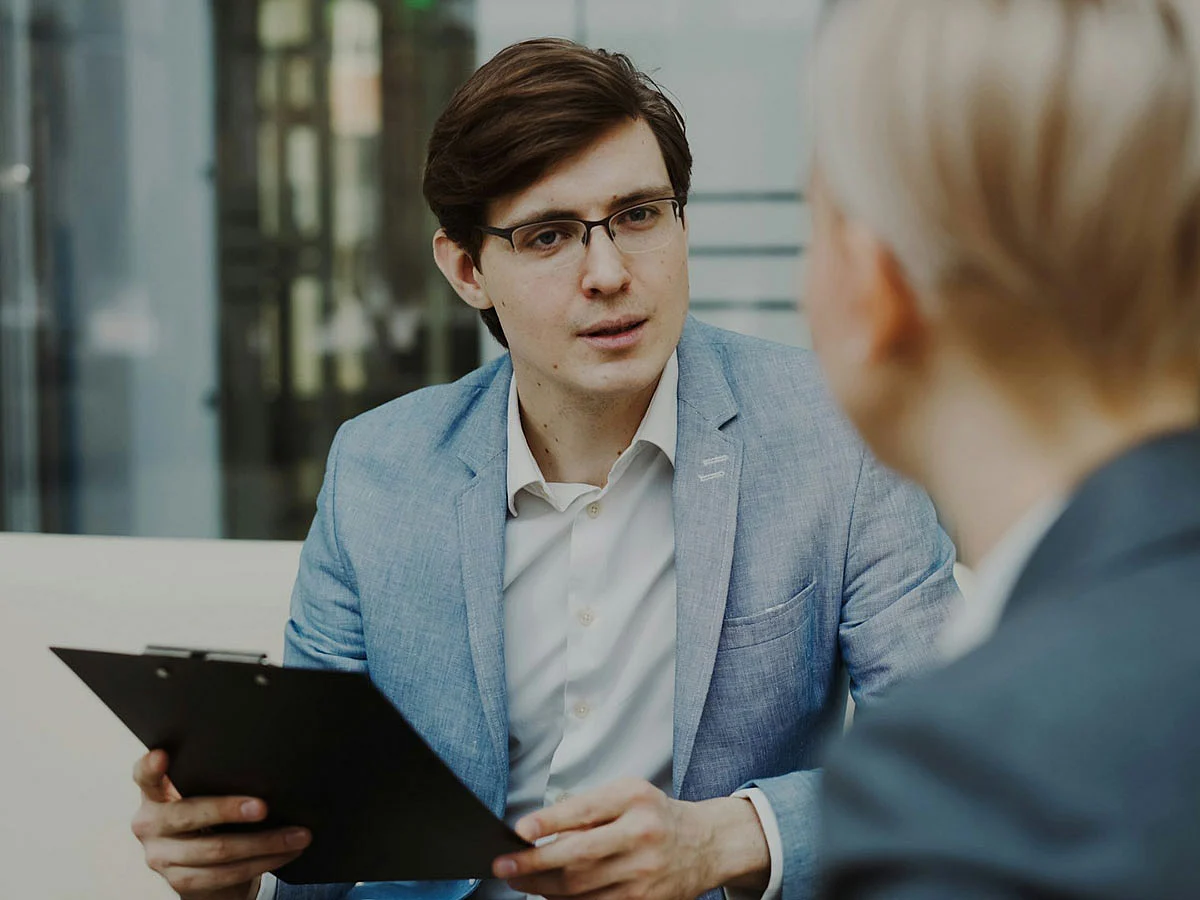 Why we need fewer experts and more wise people