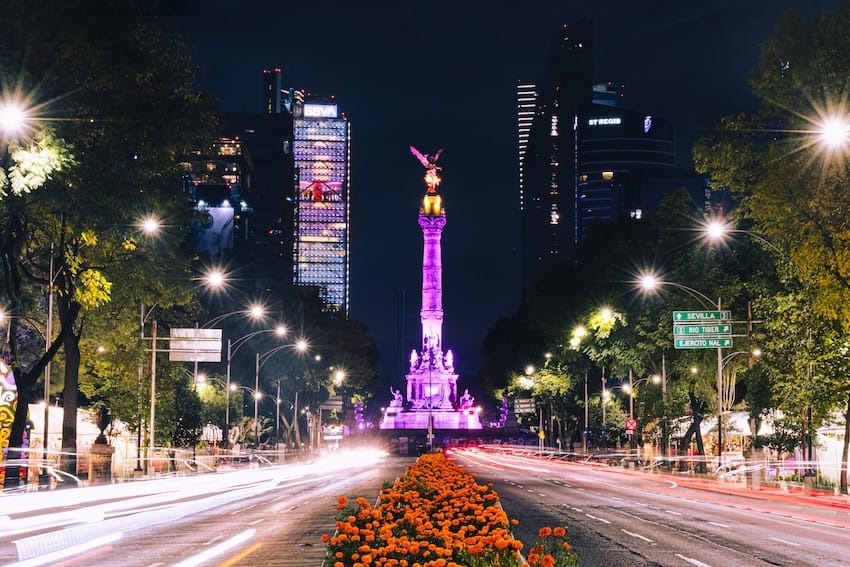 Which neighborhoods in Mexico City have the highest seismic risk?