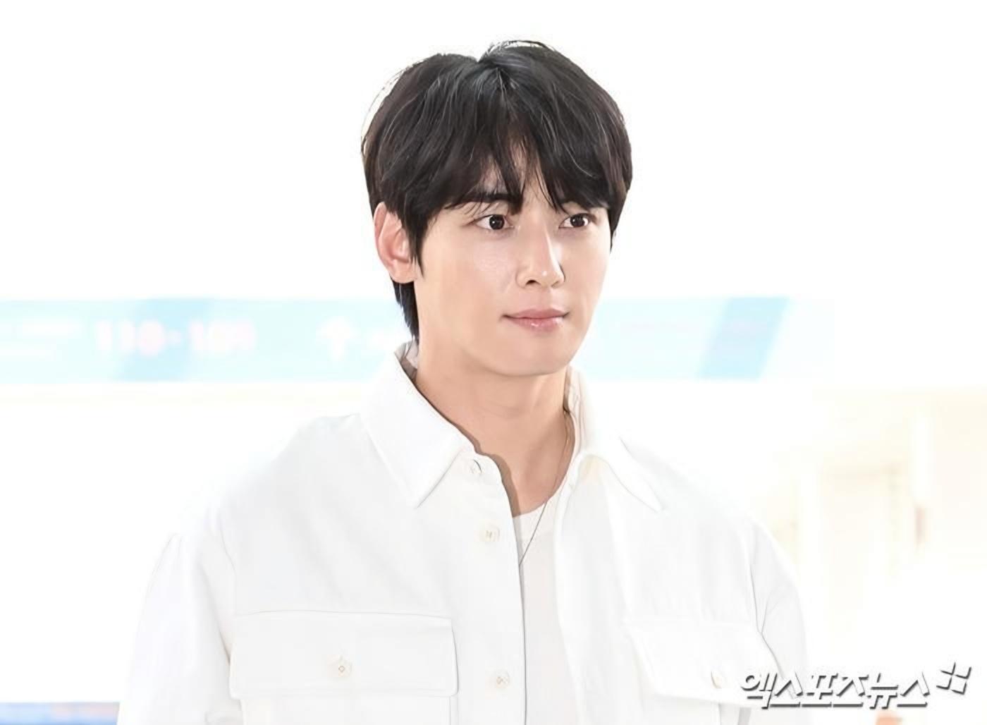 Woman under probe for allegedly eavesdropping on singer Cha Eun-woo
