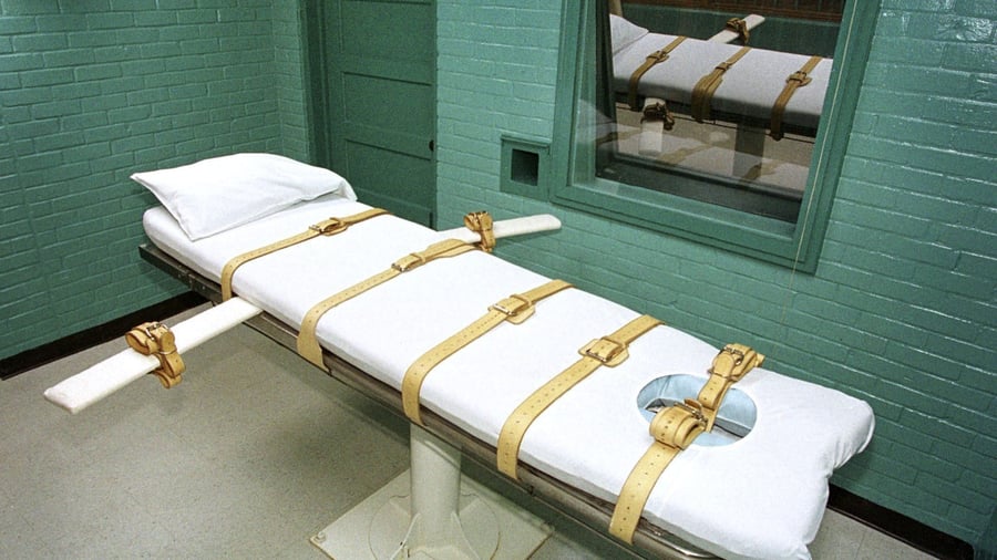 Death by injection: Media: Three people executed on one day in the USA
