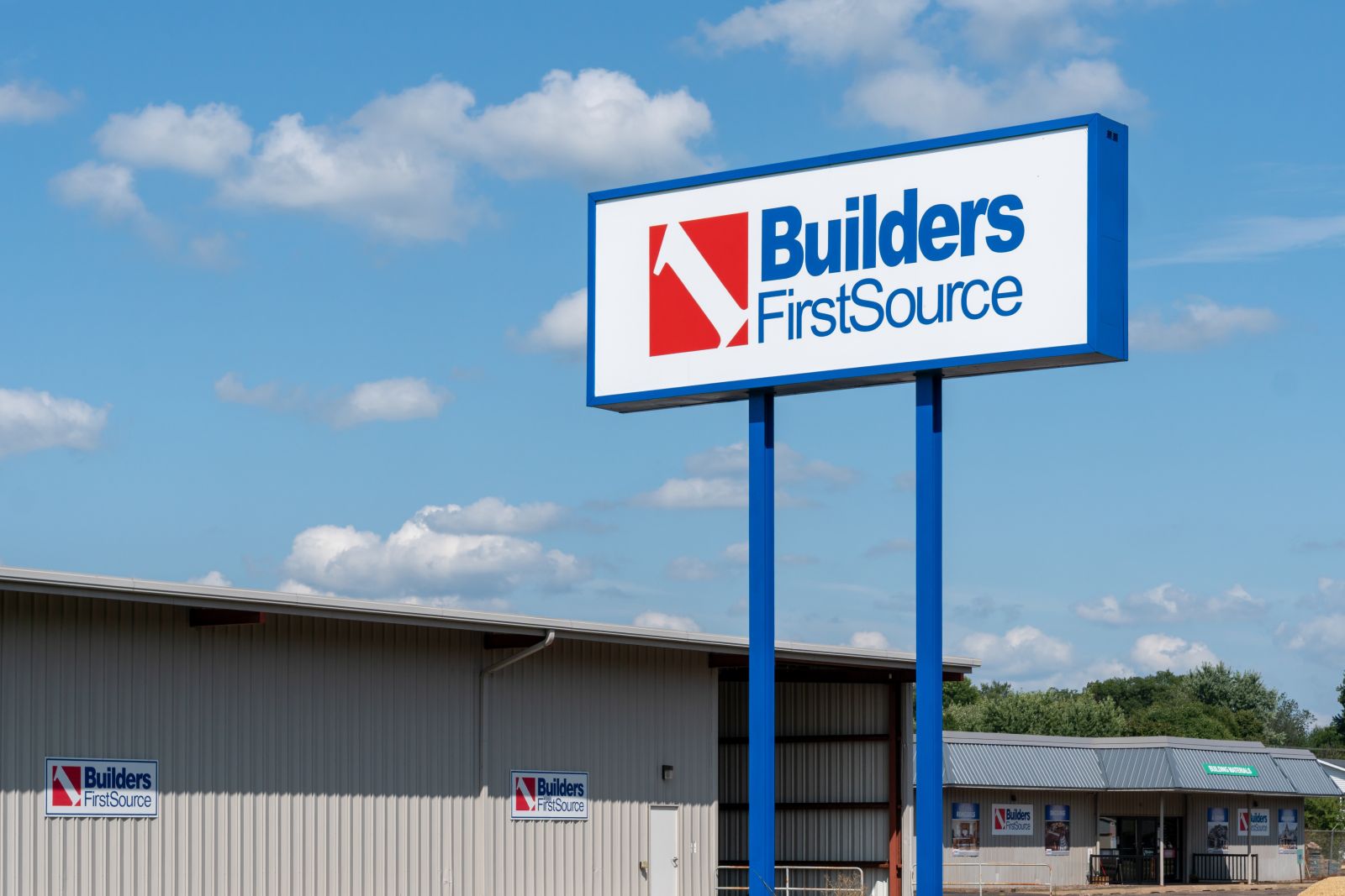 Builders FirstSource Stock: Is BLDR Underperforming the Industrials Sector?