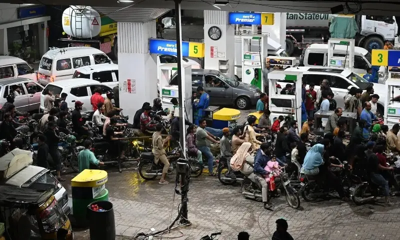 Govt rejects petroleum dealers’ monthly pricing demand