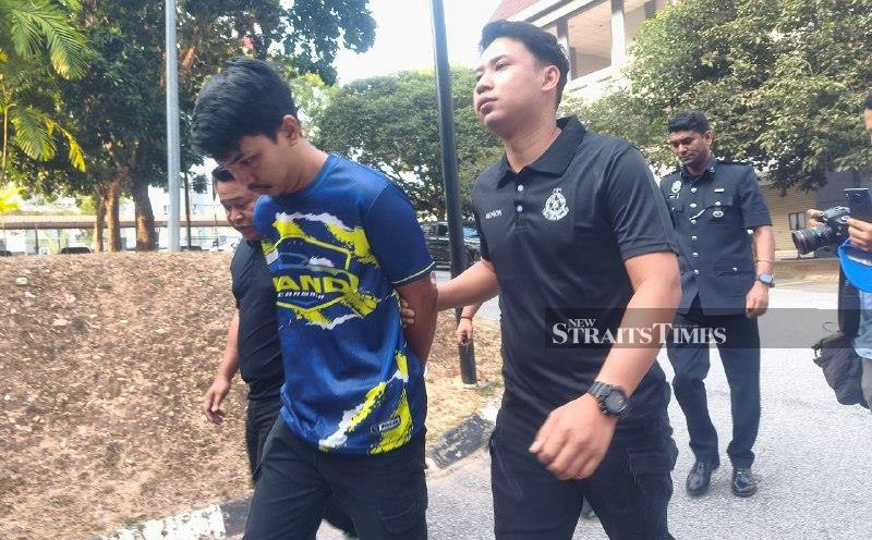 Man jailed, fined for exposing himself to 75-year-old woman