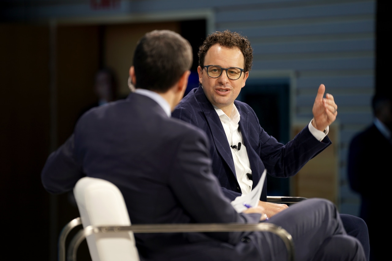 AI juggernaut Anthropic’s IPO is coming later than expected, Trump pushed out major media outlets from the White House and Warren Buffett announced his retirement. Read more in today’s What’s News newsletter: